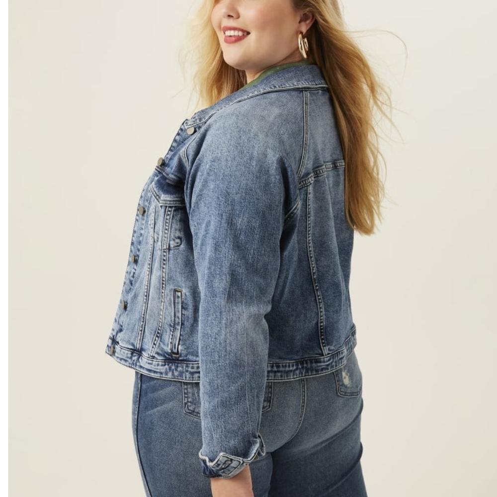 3/$30 Molly & Isadora Denim Jacket - Picture 2 of 8